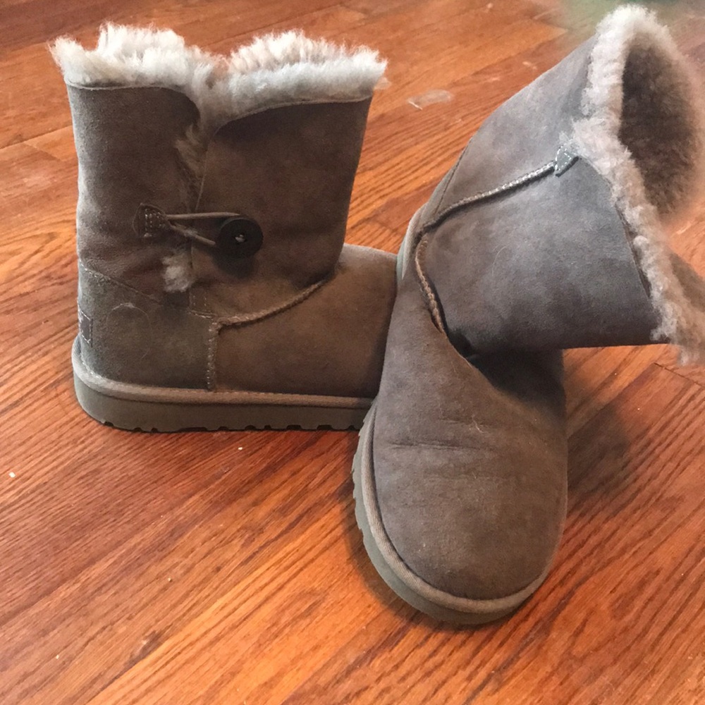 Gray Uggs